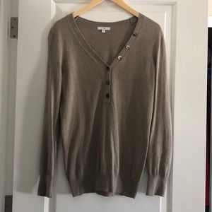 Gap sweater